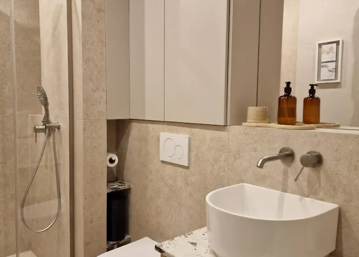 Popi Modern Apartment, 2 Bedrooms,